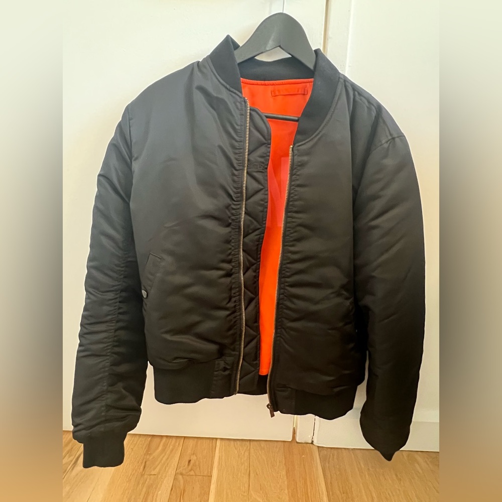 ESNTLs Black Bomber Jacket (SZ: Medium) - NEW